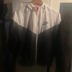 NIKE WMNS HOODED TRACK JACKET